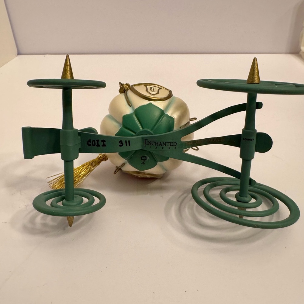 WDCC Enchanted Places “An Elegant Coach for Cinderella” Ornament - Picture 6 of 13